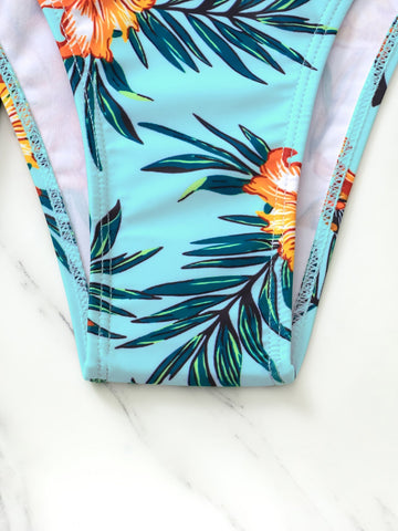 Bikini con stampa tropicale multistrato con volant